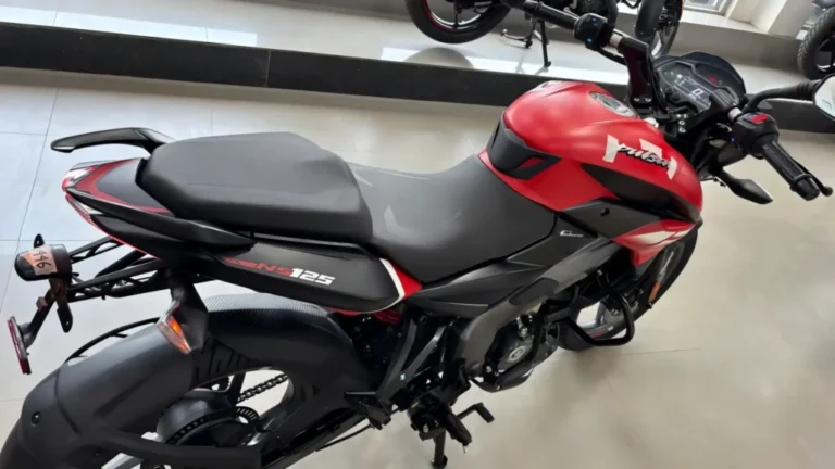 स्पोर्टी डिजाइन और 60kmpl माइलेज के साथ आई Bajaj Pulsar NS125