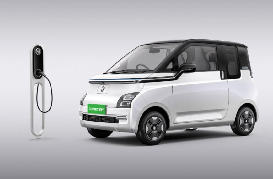 MG Windsor EV की बिक्री में नया रिकॉर्ड: 6578 यूनिट्स, मिडिल क्लास के लिए बेहतरीन विकल्प — October 2025 अपडेट | आम आदमी