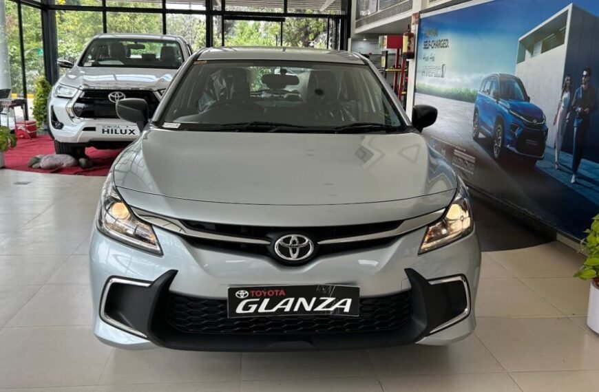 बजट में शानदार Toyota Glanza 2025: प्रीमियम फीचर्स, 28kmpl माइलेज और युवाओं की पसंद — लंबी रेंज — कम कीमत में शानदार