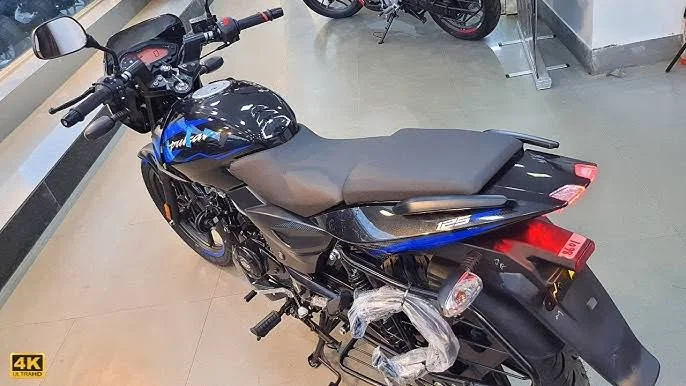 मिडिल क्लास के लिए बेहतरीन Bajaj Pulsar 125 – 55 kmpl माइलेज और युवाओं की पसंद | प्रीमियम लुक और शानदार फीचर्स