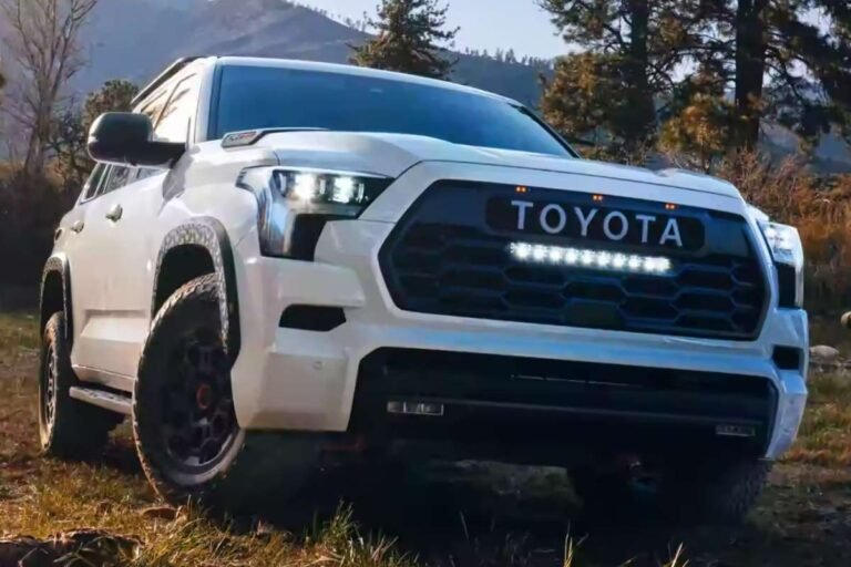 Toyota ने भारत में 15 नई कारें, SUVs और बजट पिकअप की घोषणा की है 2028 तक
