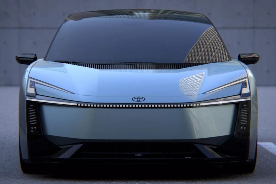 2025 में Toyota Corolla का नया अवतार: क्या भारत में होगा लॉन्च?