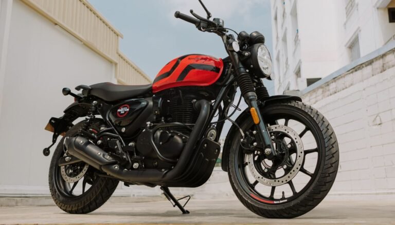 Royal Enfield की 2025 में त्योहारों की बिक्री: 2.50 लाख यूनिट्स का रिकॉर्ड