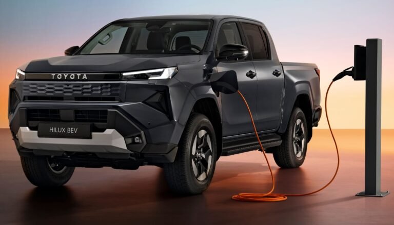 2025 में Toyota Hilux EV का लॉन्च: Hydrogen FCEV वेरिएंट की पुष्टि!