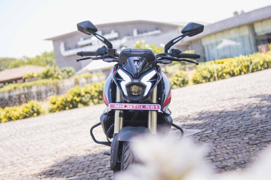 2025 में आने वाली नई Bajaj Pulsar, Chetak और KTM Triumph की मोटरसाइकिलें