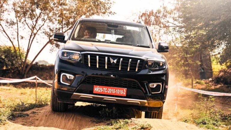 Mahindra की नवंबर 2025 सेल्स: Scorpio, Bolero और XUV700 ने किया कमाल, 56,336 यूनिट्स बिकीं