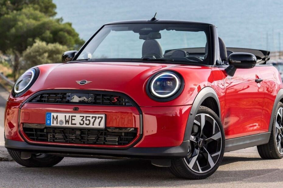धांसू Mini Cooper Convertible 24 घंटे में हुई Sold Out, जानें खास बातें और फीचर्स