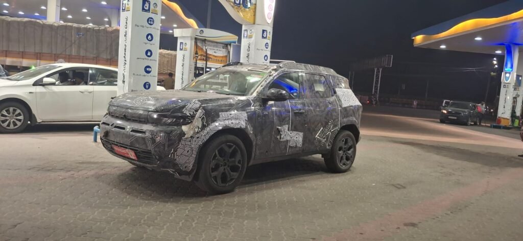 नई Renault Duster स्पॉट हुई, डिजाइन के कई पहलू उजागर, जनवरी में लॉन्च — 9