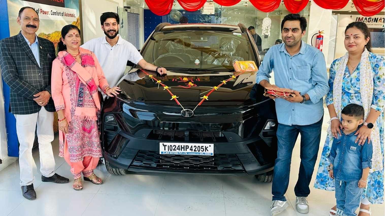 नवंबर 2025 में टॉप 10 SUVs: Tata Nexon ने बेचीं 22,434 यूनिट्स, रिकॉर्ड सेल्स