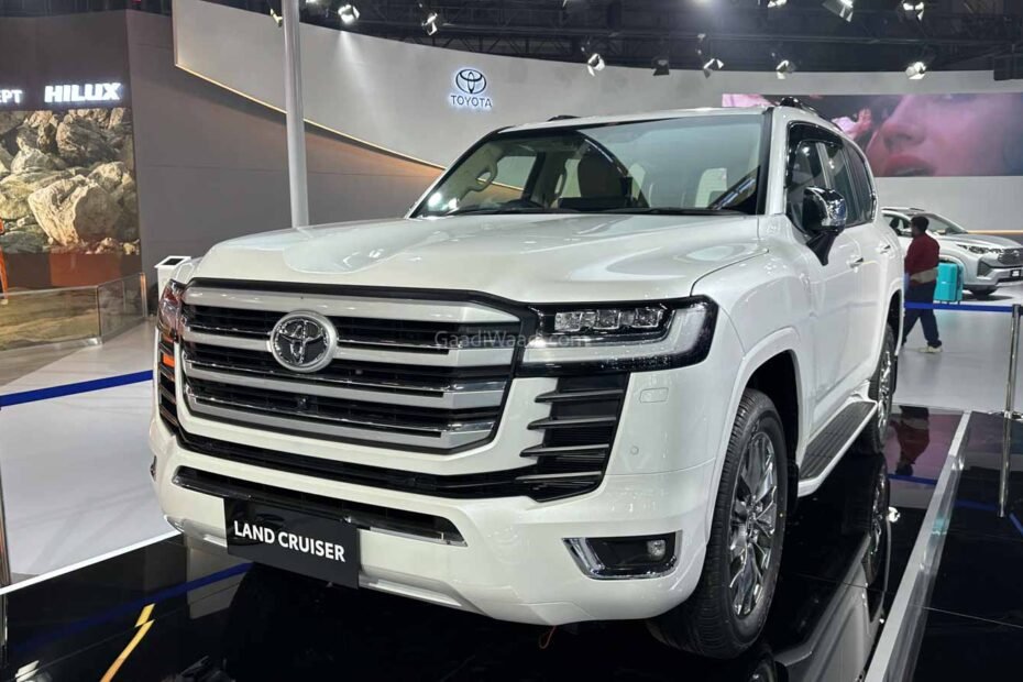 Toyota Cars पर मिल रहे हैं शानदार Year-End Discounts – Innova, Camry, Vellfire, LC300 और Hyryder पर ₹13.67 लाख तक बचत