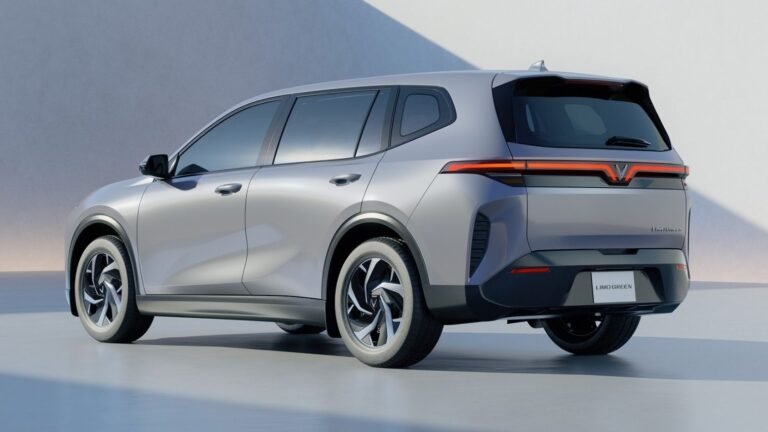 VinFast Limo Green: Toyota Innova Rival लॉन्च होगा फरवरी 2026 में, 450 km रेंज